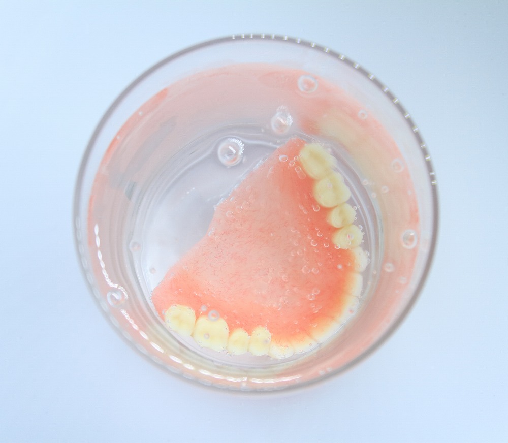 入れ歯の効果的なお手入れ方法